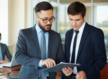 Provides expertise on legal matters and compliance. - 虎扑nba